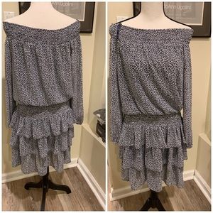 Off shoulder dress very cute!